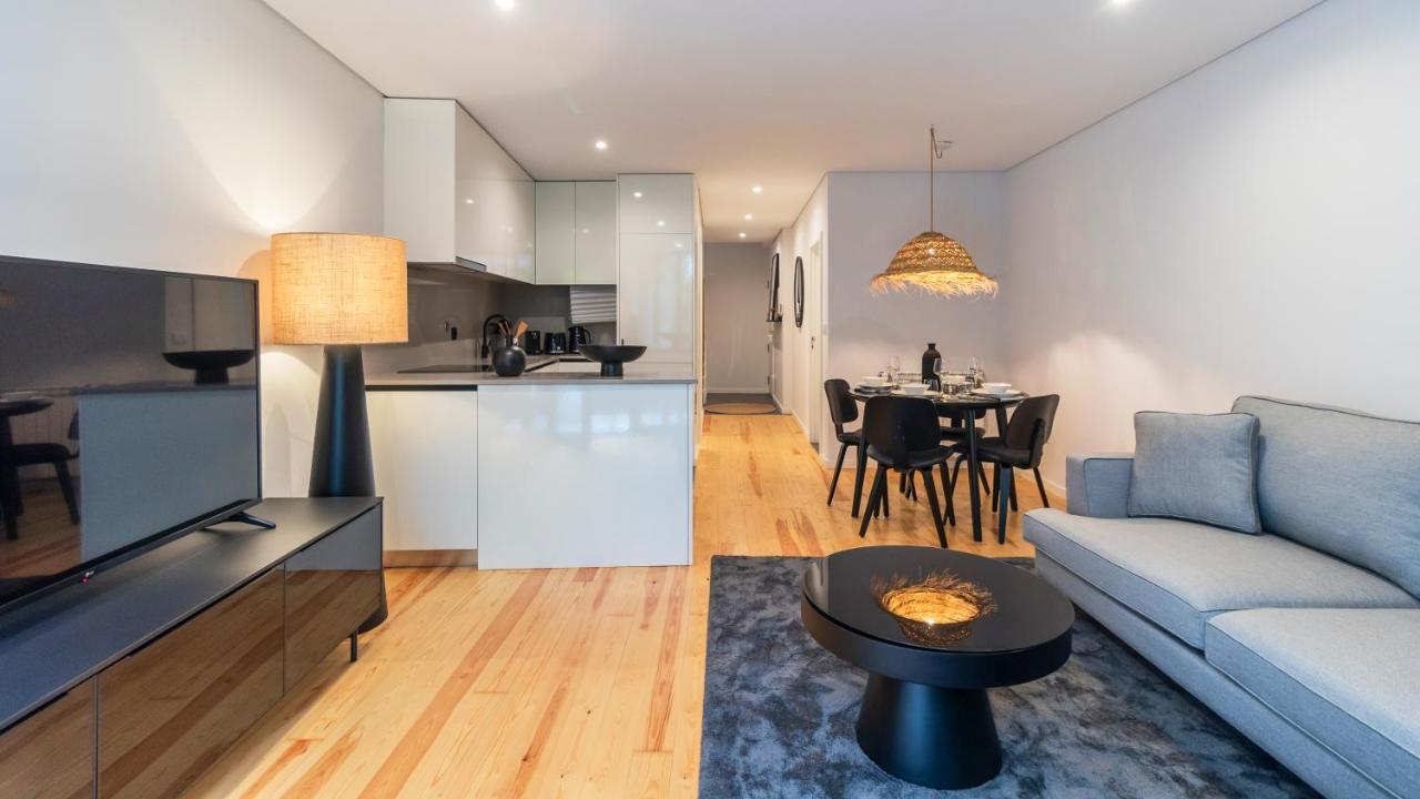 Premium 2Br Flat Near Santa Catarina By Lovelystay Porto Exterior photo